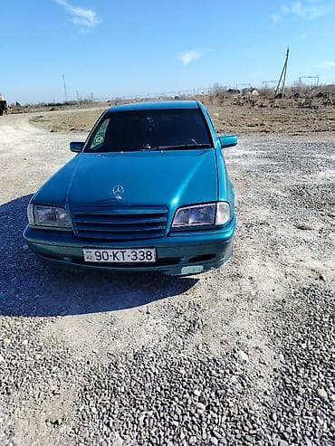mercedes b class: Mercedes-Benz 220: 2.2 l | 1998 il Sedan — 3