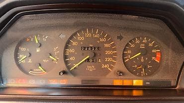 mercedes 180 b: Mercedes-Benz E 260: 2.6 l | 1989 il Sedan — 9
