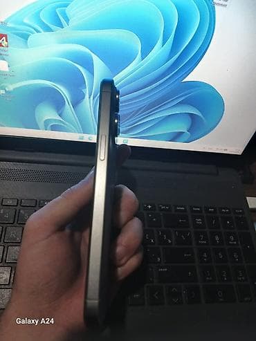 airpods max: IPhone 15 Pro Max, Gümüşü, Face ID — 5