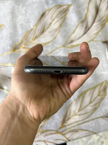dubai nomre: IPhone 11, 128 GB, Qara, Face ID — 5