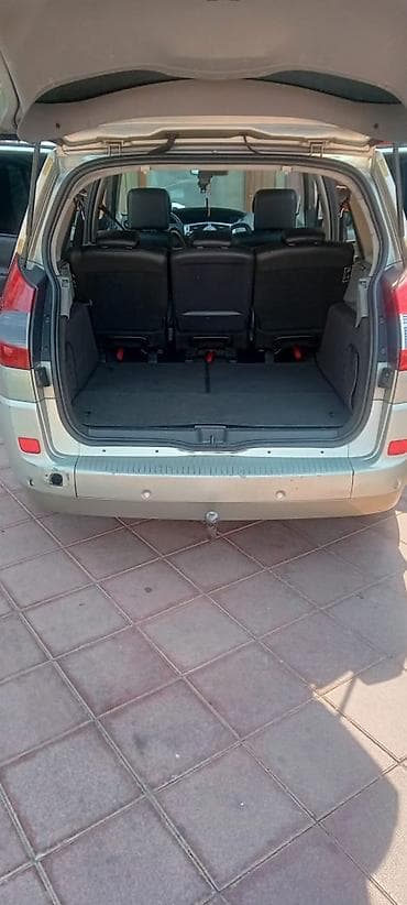 7 yerlik avtomobillər: Renault Scenic: 1.5 l | 2007 il 53000 km Van/Minivan — 4