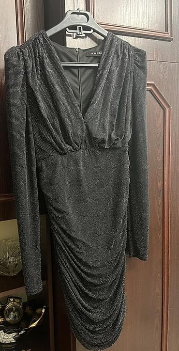 Qadın ayaqqabıları: - Brend: AMISU - Model: Qara, parıltılı ziyafət donu - Dizayn — 1