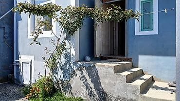 2 otaqlı həyət evi - Plan: giriş pilləkənli eyvan, 2 ayrı otaq (yataq