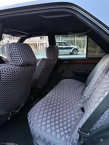 disk qabi: Mercedes-Benz W124: 2.5 l | 1993 il Sedan — 2