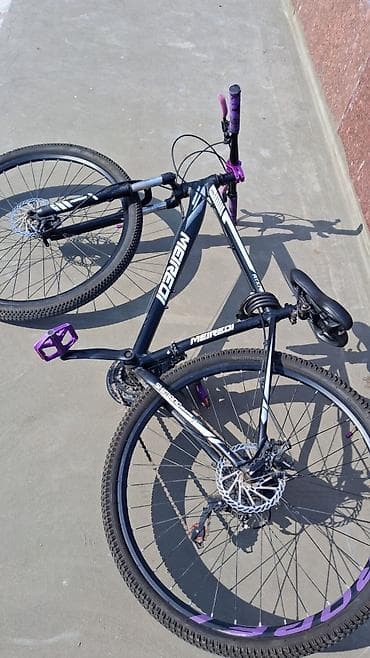 velsavetlər: Velosiped: Meiredi dağ velosipedi Xüsusiyyətlər: - Çərçivə — 7