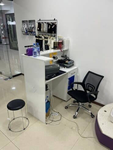 dibçək rəfi: 4 ədəd dolablı vitrin, güzgü və kassa masası dəyərindən ucuz qiymətə — 6