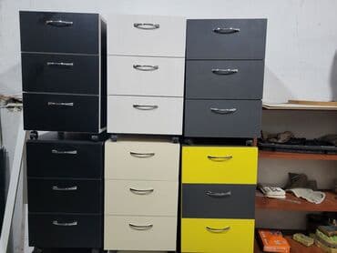 bərbər şkafı: Rəngbərəng dizaynlı, üç çekmeceli ofis dolabları. Bu dolablar — 2