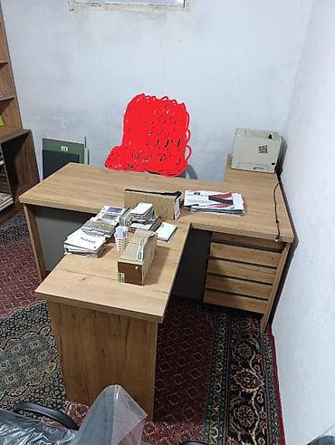 Inzibati heyət: Ofis müdür masası — 1
