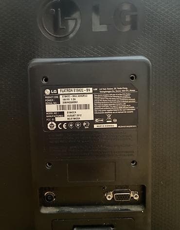 Masaüstü kompüterlər və iş stansiyaları: 2 ədəd harddisk videokart:Nvidia Geforce GT730 prosessor:Intel i3 4150 — 9