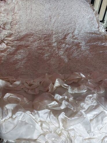 Balışlar, yastıqlar: Yataq üçün Yeni Qaşlı rəng - Ağ Yataq örtüyü, Ödənişli çatdırılma — 2