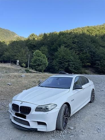 larzon diski: BMW 5 series: 2 l | 2015 il Sedan — 2