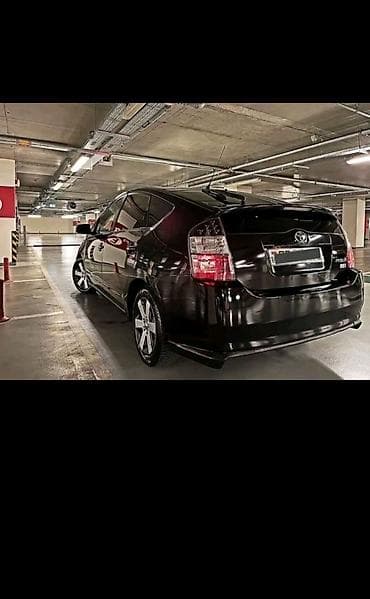 qara 07: Toyota Prius: 1.4 l | 2016 il Hetçbek — 2
