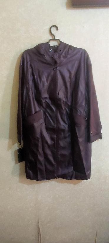 elektron qol saat: Qadın yağmurluğu – qəhvəyi rəngdə, kapüşonlu model. - Material: suya — 1