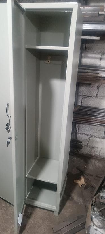 şkaf ucuz: Metall şkaf – 2 qapılı, kilidli, havalandırma dəlikli. Xüsusiyyətlər — 3