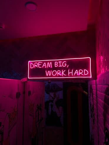 Konteynerlər: Neon yazıların istəyə görə hazırlanması. İstənilən formada ölçüdə — 2