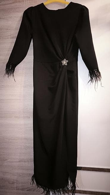 Qara ziyafət/libas - Stil: Uzun, düz kəsimli qara ziyafət donu -