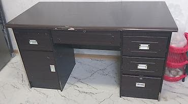 şuşə stol: İşçi üçün, Dördbucaq masa — 1