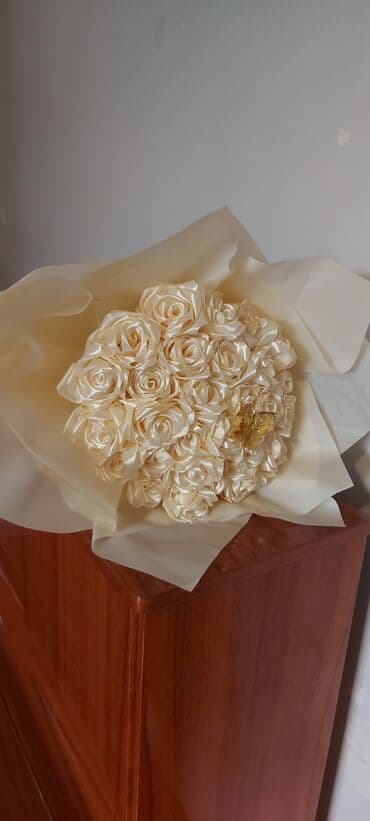 gul salonu: Sünnü güllər
müəllim günü üçün — 3