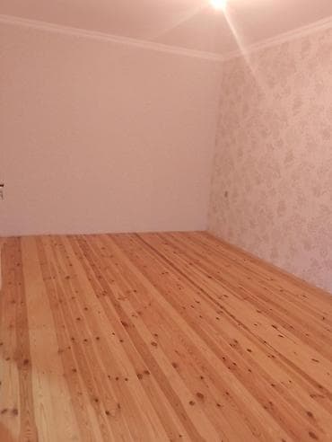 agsuda satilan evler: Yola Yaxın Məhəlləsi asvalt Marketin yanında yerleşir.Və 326 nömreli — 6