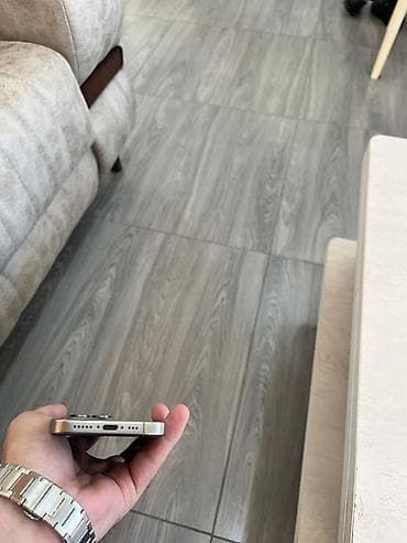 iwlenmiw kombi: IPhone 15 Pro, 128 GB, Natural Titanium, Simsiz şarj — 5