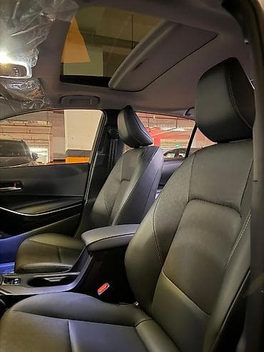 zaz sens: Toyota Corolla: 1.8 l | 2025 il Sedan — 1