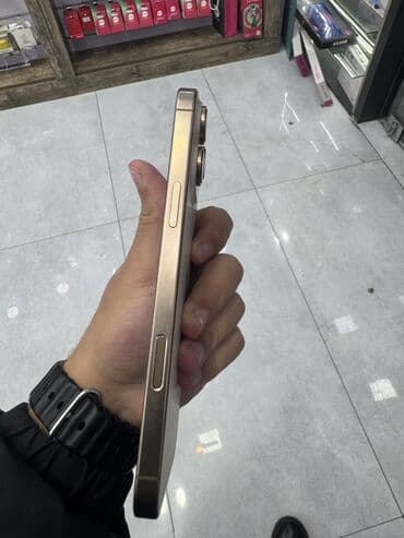 Samsung: IPhone 16 Pro Max, 256 GB, Qızılı, Face ID — 3