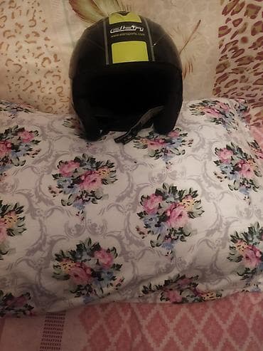 moto almaq: Salam aleykum kaska satilir normal veziyyetdedir ön şüşesi yoxdur boş — 1