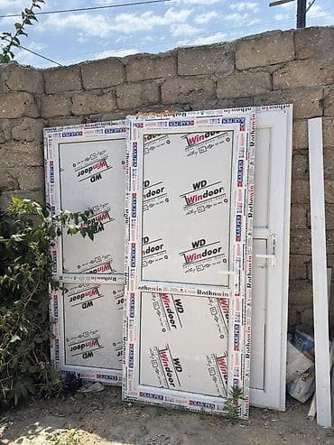 3 ədəd plastik qapı satılır.Biri 80 azn.Az işlənib.Otaq qapıları — 1