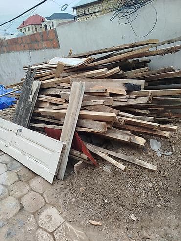 qoz tinglərinin satışı: Taxtalar ehsan edilir. istəyən olsa əlaqə saxlasın PULSUZ. ÜNVAN GƏNCƏ — 2