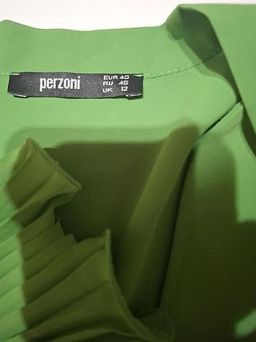 köynek: Brend: Perzoni Ölçü: EUR 40 / UK 12 / RU 46 Rəng: Yaşıl Təsvir: - — 2