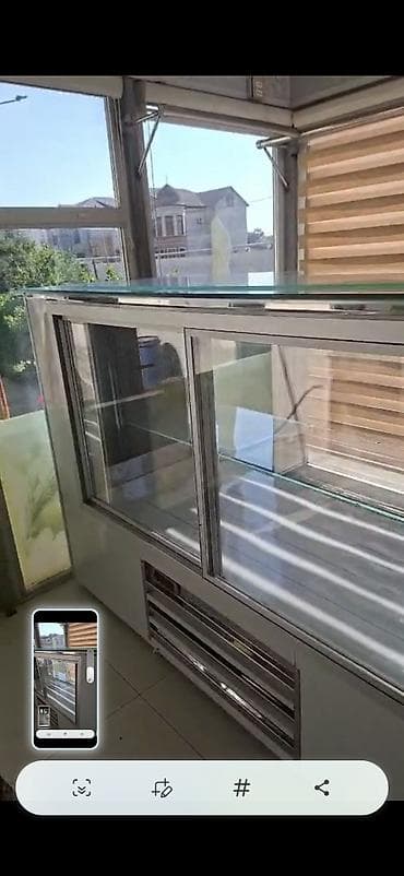 Soyuducu avadanlığı: Şüşəli vitrin soyuducu satılır. Model üfüqi quruluşdadır və həm üst — 7