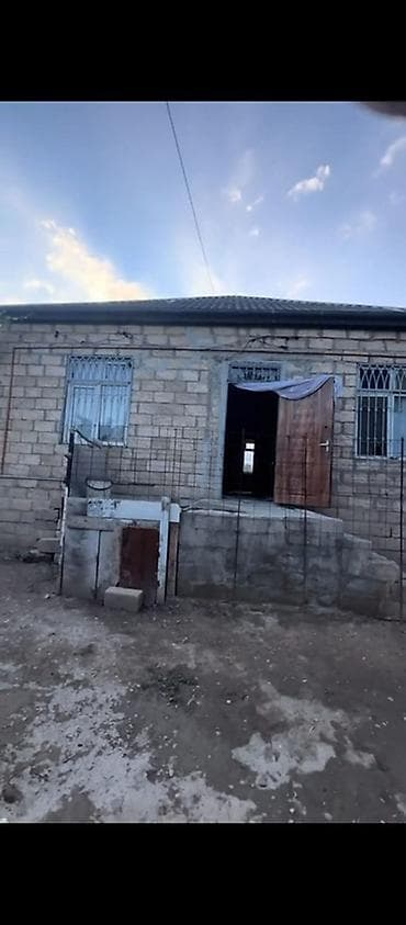 1 otaqli ev: 3 otaqlı, 70 kv. m, Orta təmir — 4