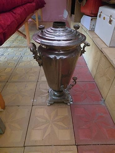 Antik samovar təqdim olunur. Şəkillərdə görünən model klassik iri