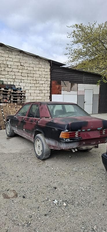 mersedes 190 ehtiyat hiseleri: Mercedes-Benz 190 (W201): 2 l | 1992 il Sedan — 2
