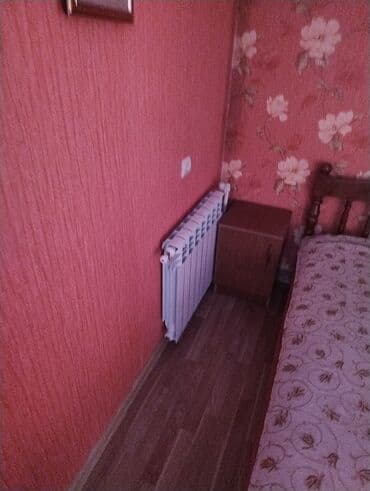 Setka vitrinləri: - Material: temperli ağ alüminium/profil çərçivə, künclərdə metal — 2