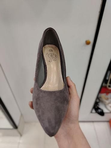 daban kremi: Qadın tuflisi – Ricci Ricci, ölçü 38 - Model: klassik “pumps” (ucu — 1