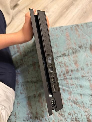 nubia red magic: Sony PlayStation 4 Slim konsolu - Rəng: qara, kompakt “Slim” korpus - — 7