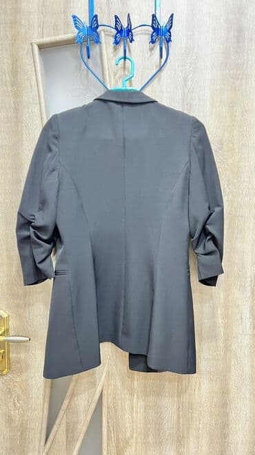 Kardiqanlar, jaketlər: Qadın blazer gödəkcə XS - Rəng: qara - Brend: Dandylis (etiketdə — 2