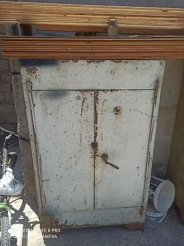 dolab skaf: Metall şkaf – iki qapılı, kilid/çəkmə qolu ilə - Material: qalın metal — 2