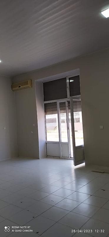 Sumqayit seherinde 17ci mkr-da yerlesen sahesi 40m² olan obyekt