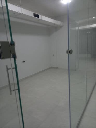 kiraye kafe verirem: Obyekt icarəyə verilir. 48 kv. Kurs, Ofis üçün uyğun olan 3 aytrı — 8