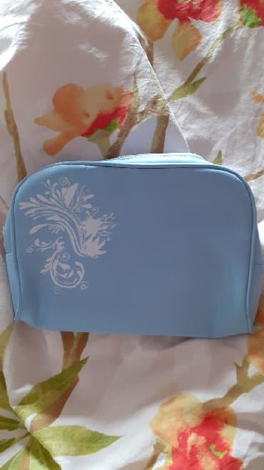 louis vuitton canta: Teze.Mohkəm kosmetika gabi.Xariçdən.İridir.Xarab olan,çirilan deyil — 1