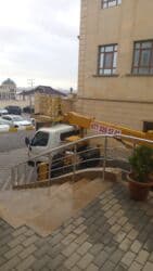 paltaryuyan maşın suyu qizdirmir: Pəncərə silinməsi səbətlə hundur abyektlərin və evlərin pəncərələrinin — 2