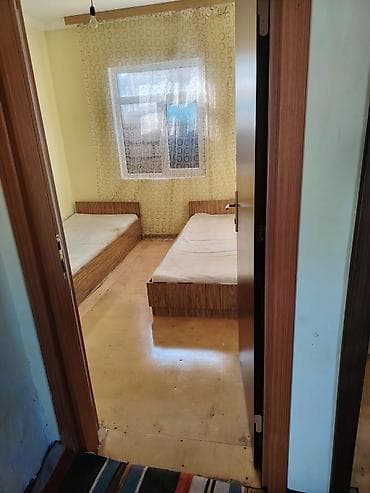 kesle kiraye ev: Kirayə üçün kiçik mənzil/otaqlar Plan: - 2 ayrıca otaq: biri yataq — 1