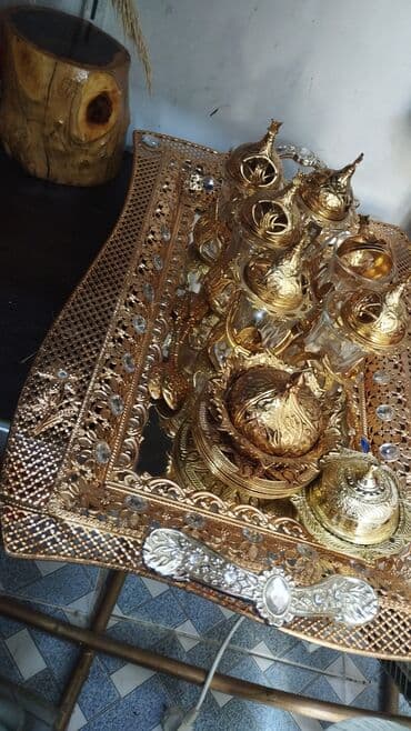 bayram xonçalari: Dekorativ hədiyyə dəsti şüşə silindrik qapaq, bəzəkli baza, güllər və — 15