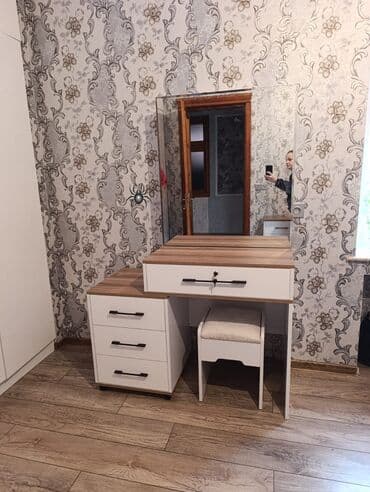 белый рабочий стол: Новый, Трюмо — 1