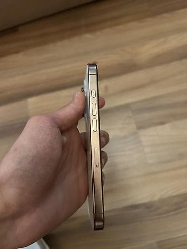 ipad 4 pro: IPhone 16 Pro, 128 GB, Qızılı, Face ID — 3