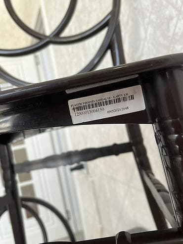 plastik butulkalar: Mətbəx üçün, İşlənmiş, Açılmayan, Dördbucaq masa, 4 stul — 4