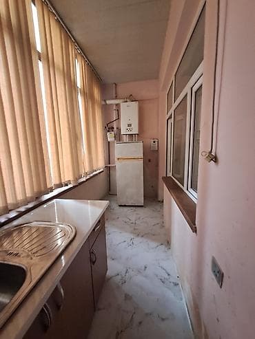 kiraye evler 2022 gence: Mənzilin təsviri: - Geniş, işıqlı zal: dekorativ asma tavan — 2