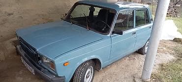 vaz 2107 tekeri: VAZ 2107 sedan – açıq mavi rəng. Xüsusiyyətlər: - Kuzov: 4 qapılı — 4